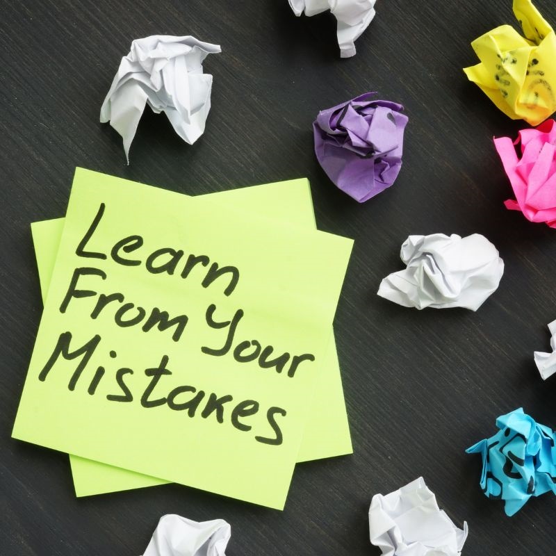 Learn from your mistakes. Assertive communication. Картинка make a mistake. Напоминание голубой.